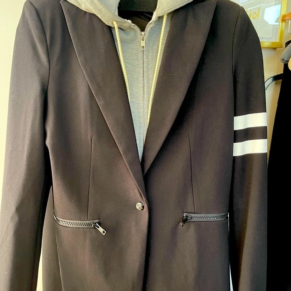 Black blazer with removable zip hoodie - Picture 3 of 4